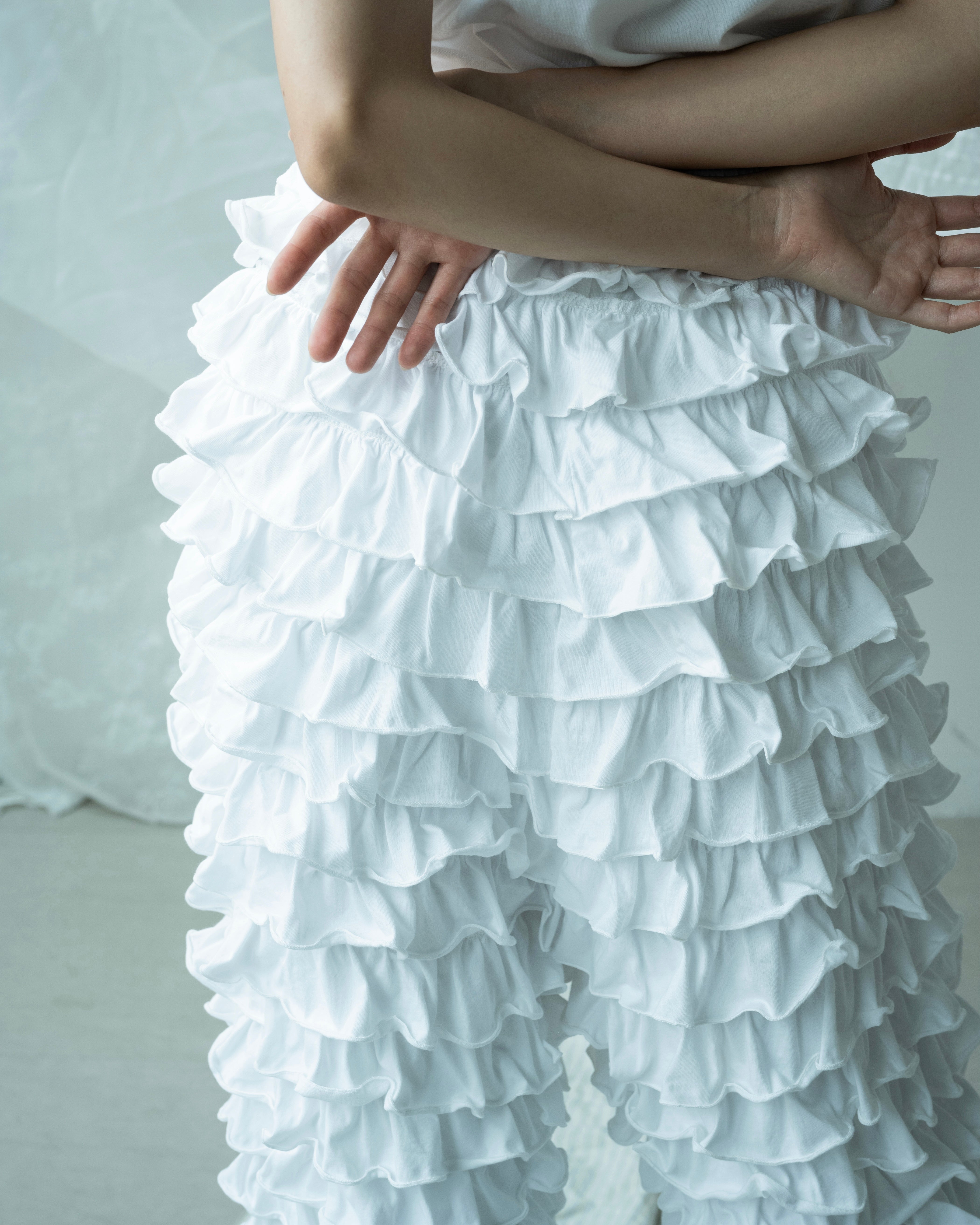 FRILL CUTSAW LONGPANTS