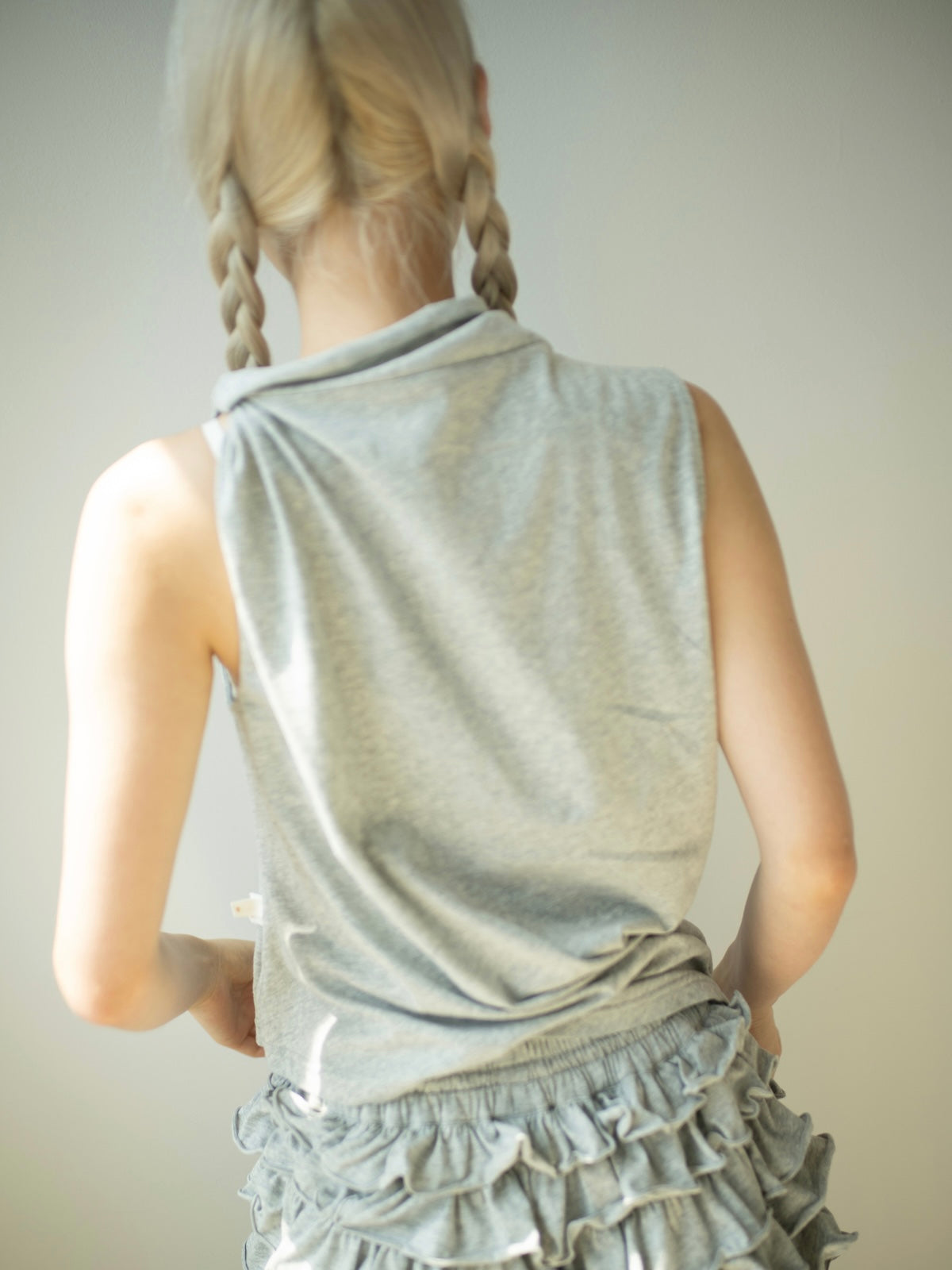 SLEEVELESS GATHER CUTSAW