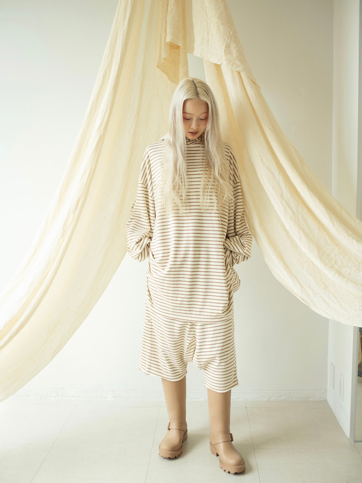 BORDER LOOSE HALF PANTS