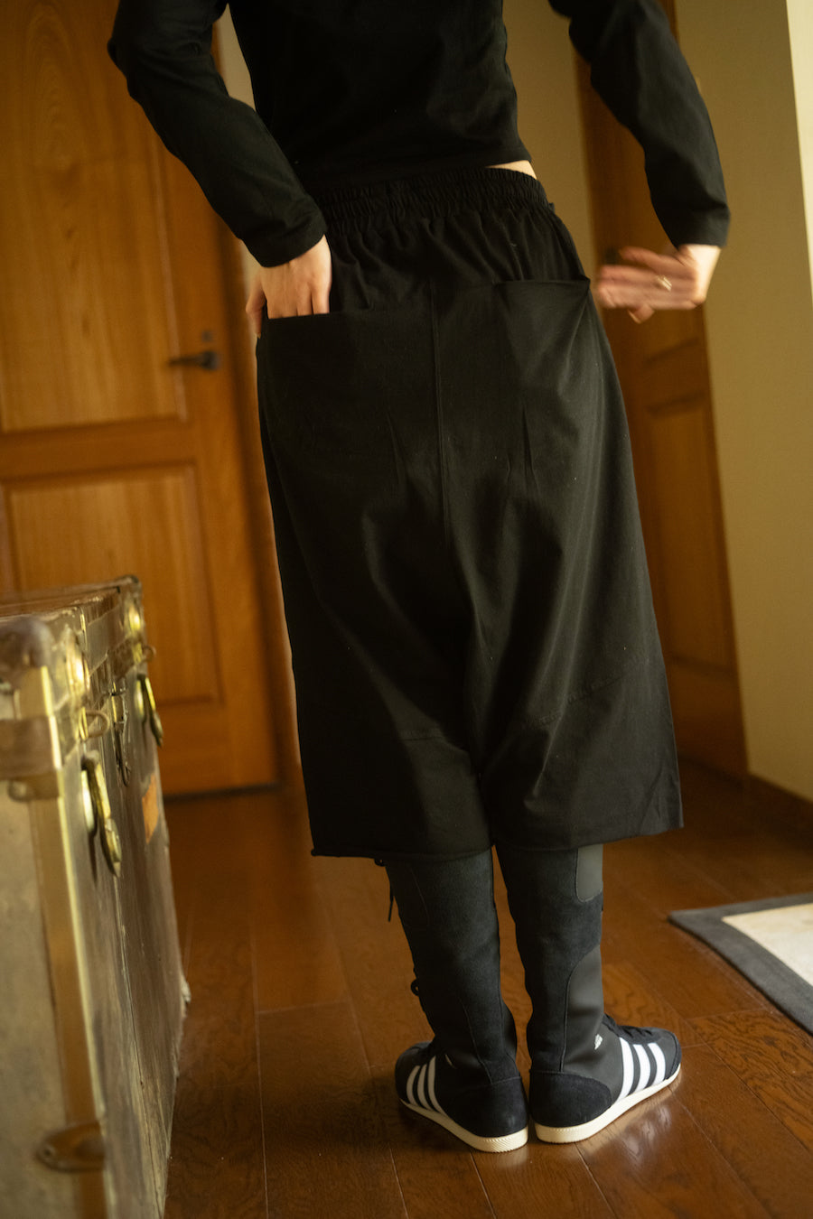 LOOSE HALF PANTS