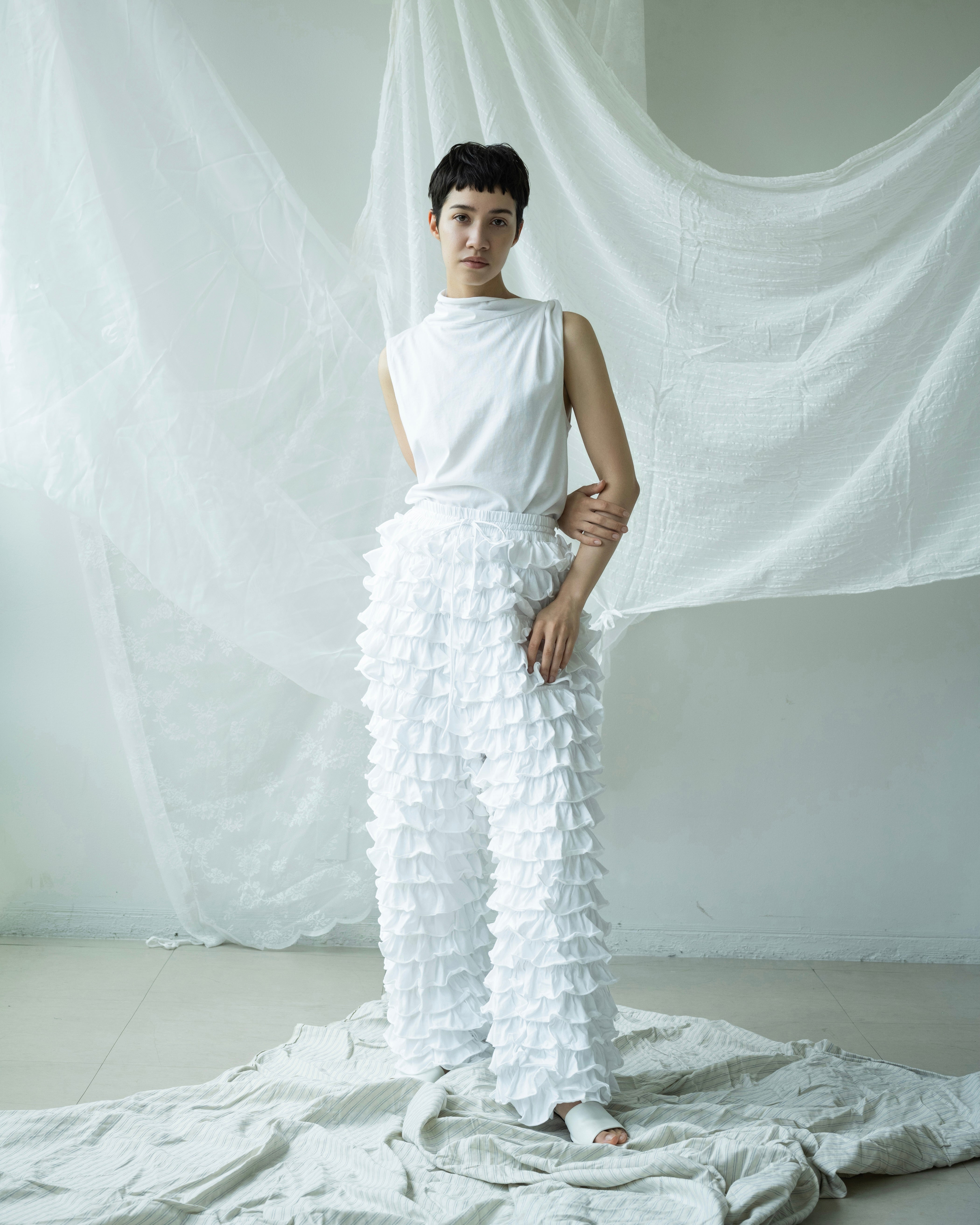 FRILL CUTSAW LONGPANTS