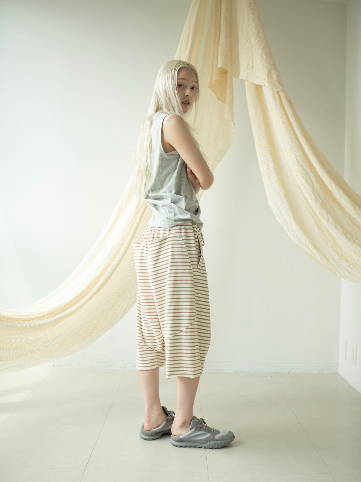BORDER LOOSE HALF PANTS