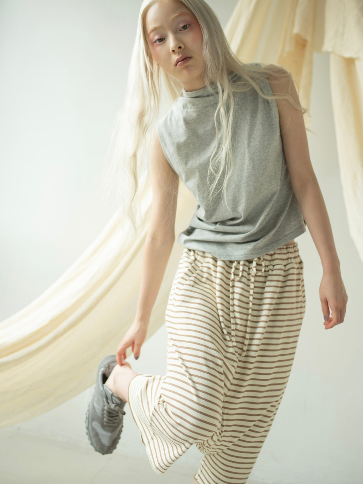 BORDER LOOSE HALF PANTS