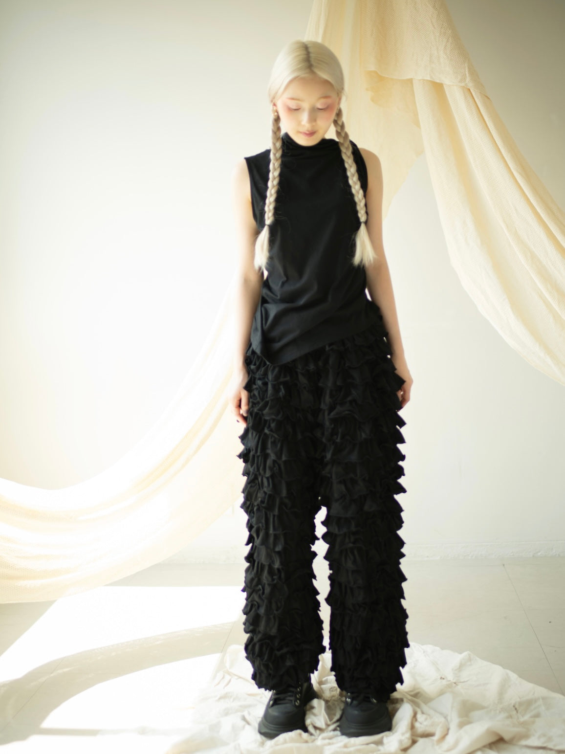 FRILL CUTSAW LONGPANTS