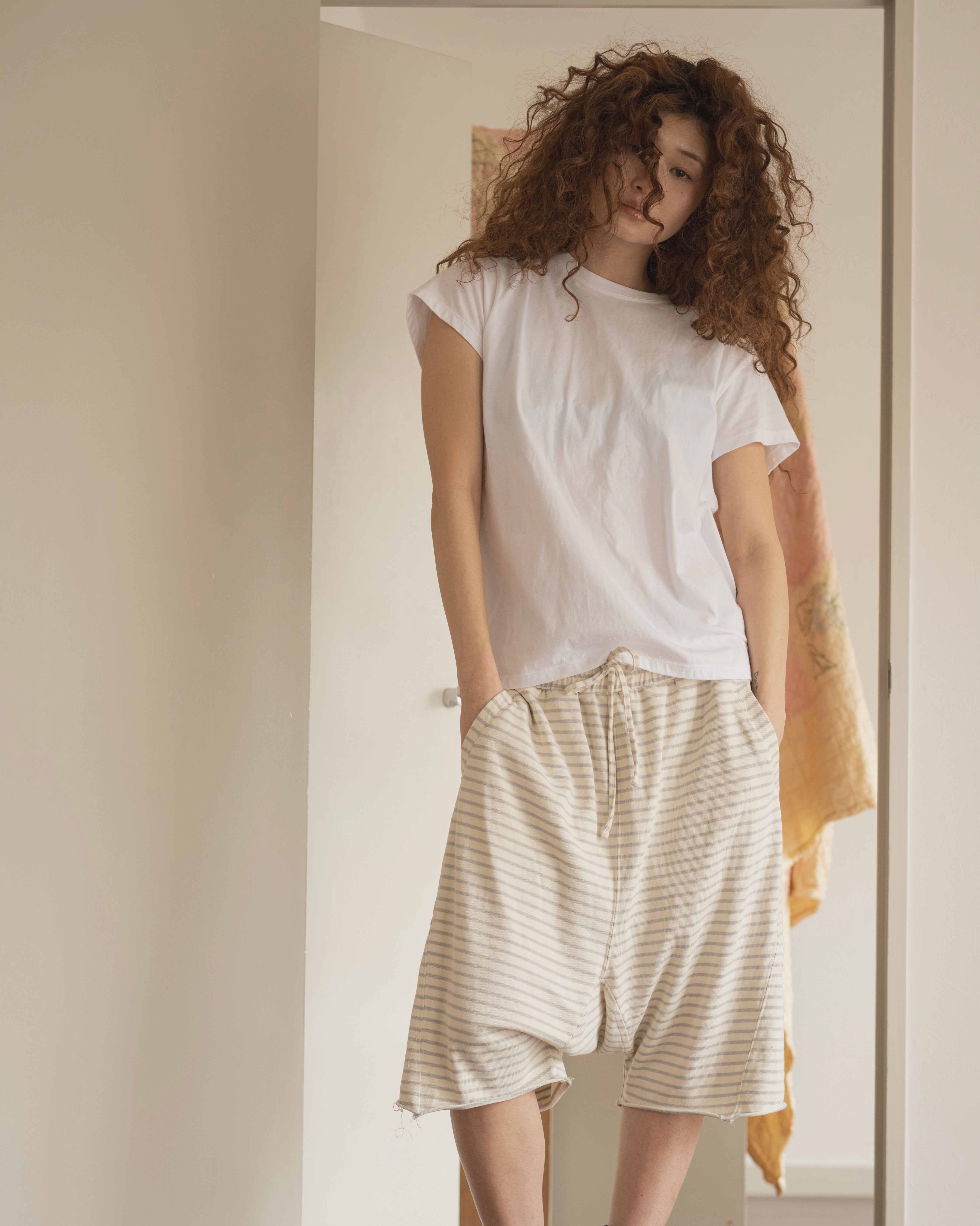 FIT LACE-UP BACK T-SHIRT